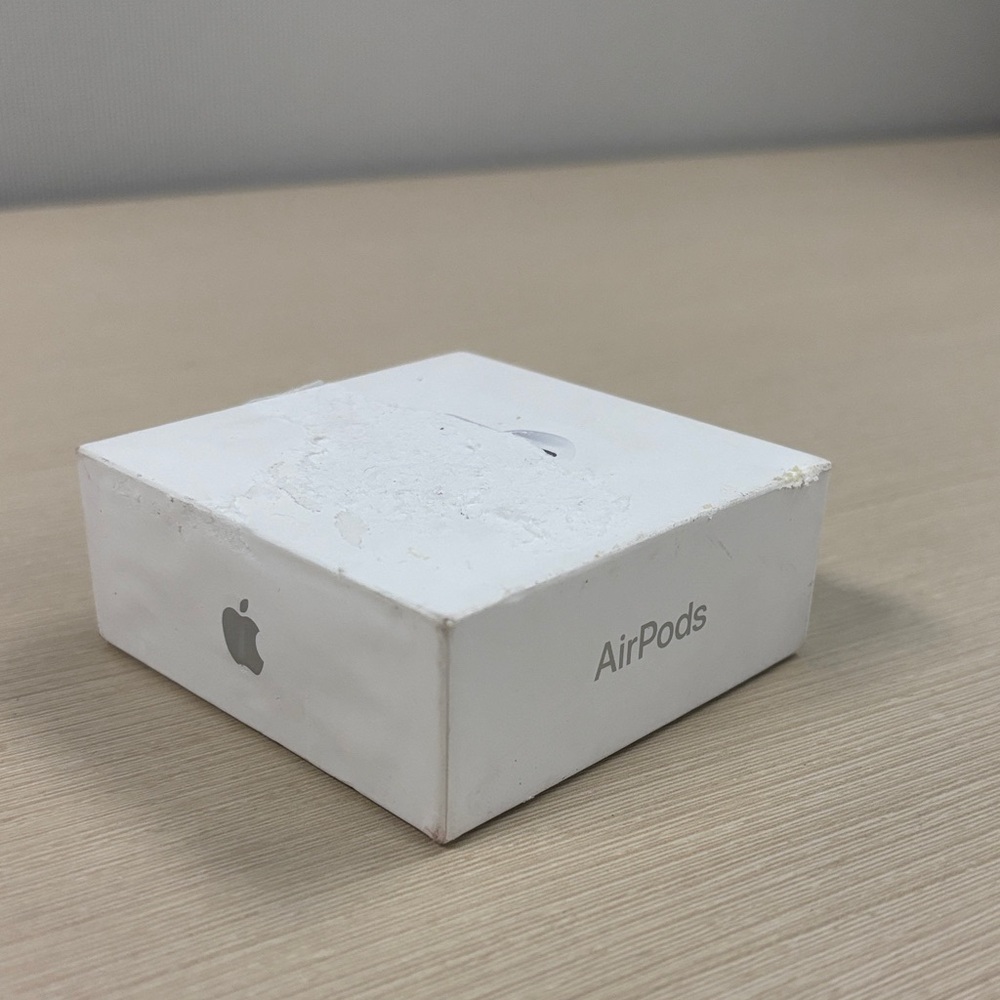 Apple AirPods 4